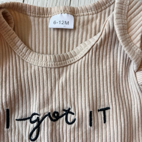 One piece baby garment w/ cute flutter sleeves. I‎ Got It From My Mama. 6-12 mos - Picture 3 of 5